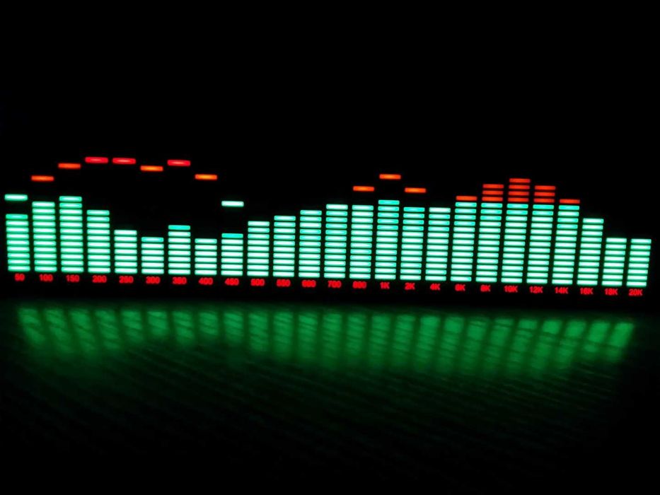Большой светодиодный анализатор спектра звука с часами AK2518 V1.0