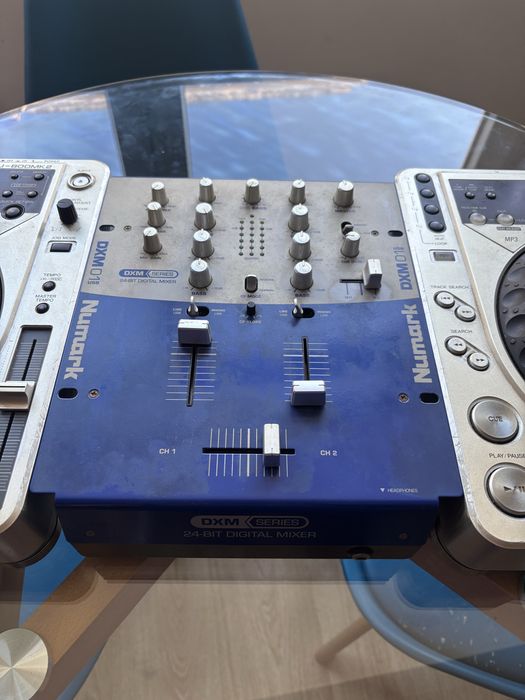 Cdj-800mk2 Pioneer + mixer Numark