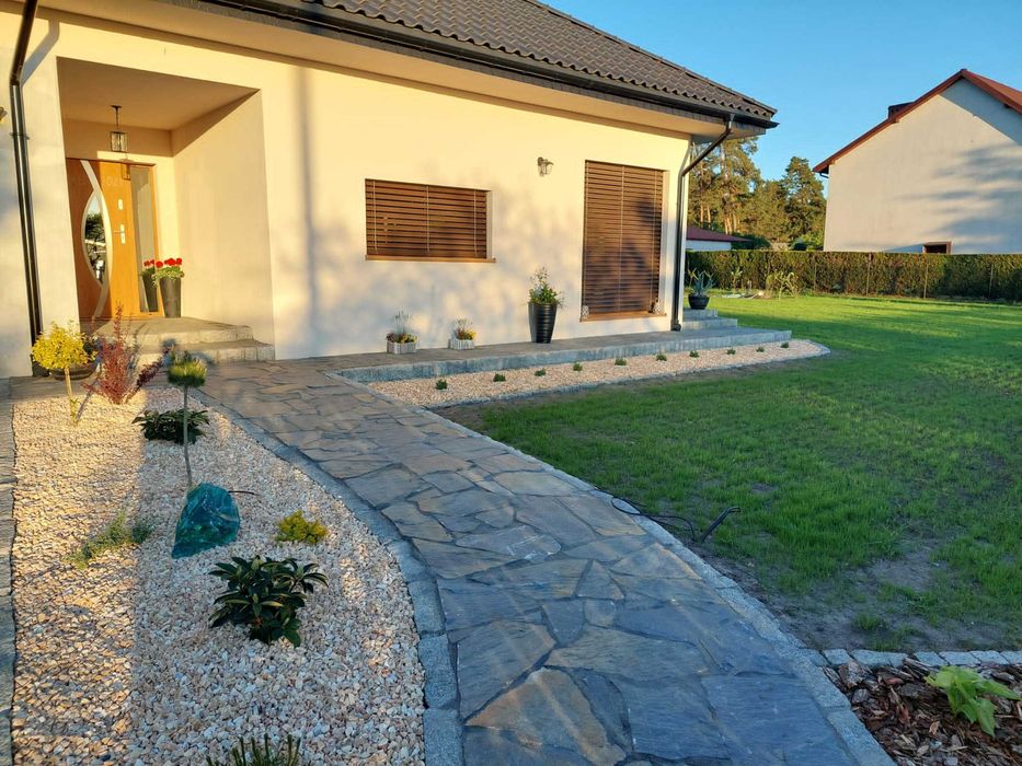 Łupek tarasowo-elewacyjny grafitowy, czarny gruby, grubość 3-5 cm