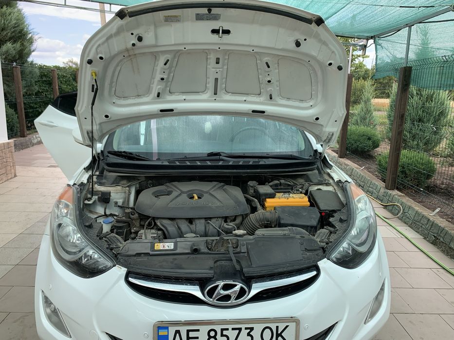 Hyundai Elantra 2013 року