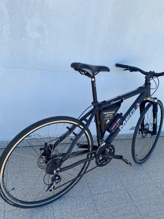 Bicicleta Híbrida / Fitness 700c com Travões de Disco