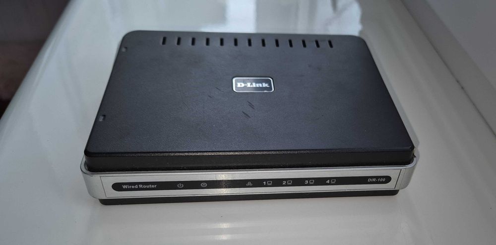 Роутер D-Link DIR-100