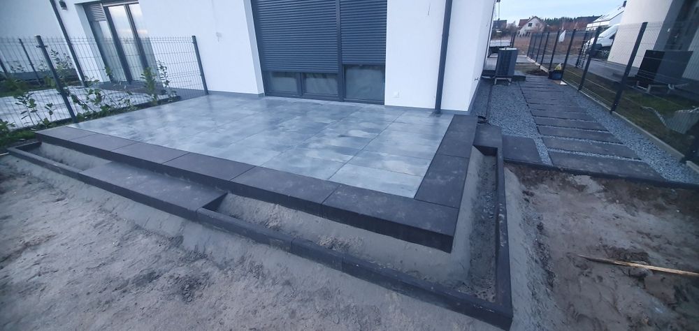 Brukarstwo, Usługi Brukarskie