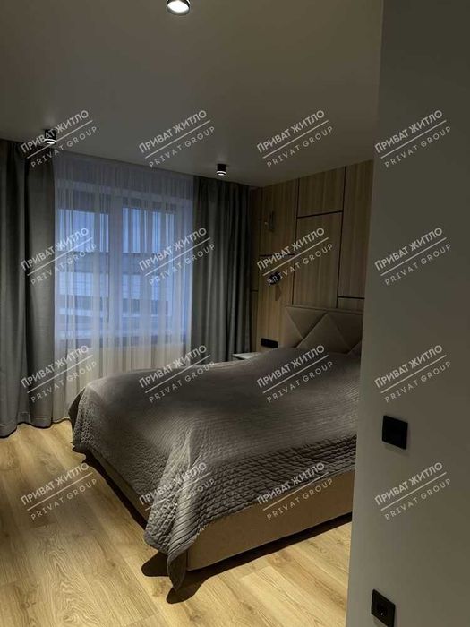 Трикімнатна квартира в сучасному будинку з дизайнерським ремонтом