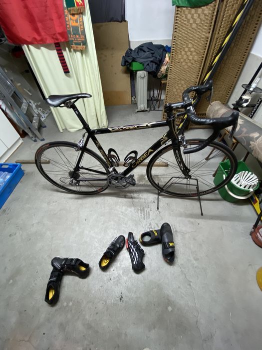 sapatos para bicicleta usados mas muito estimados .