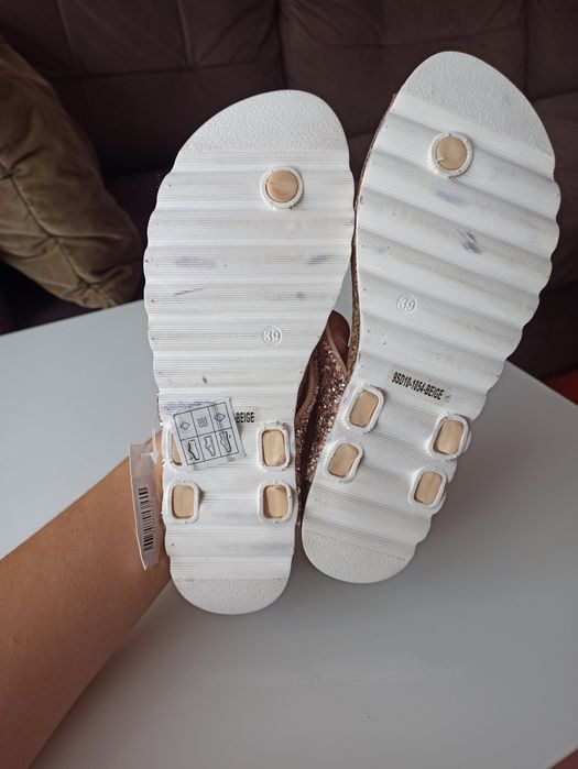 Błyszczące japonki evento