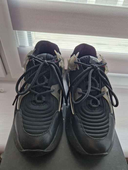 Snikersy firmy Pinko