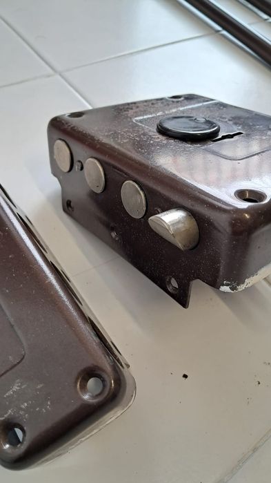 Fechadura * CISA * C/ Trancas