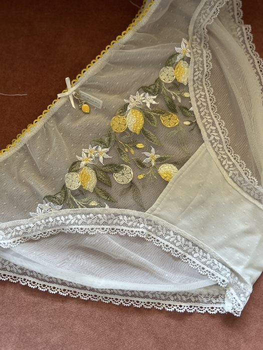 Majtki koronkowe intimissimi uzywane