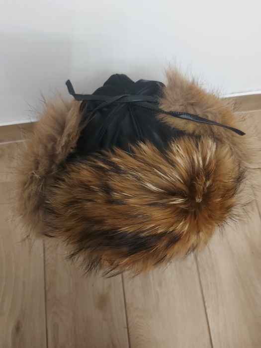 Piekna czapka z lisem