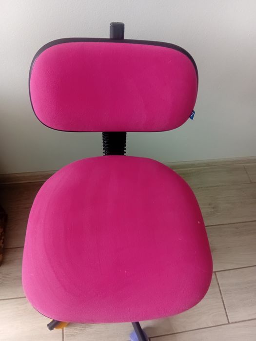 Крісло для дітей молодшого шкільного віку