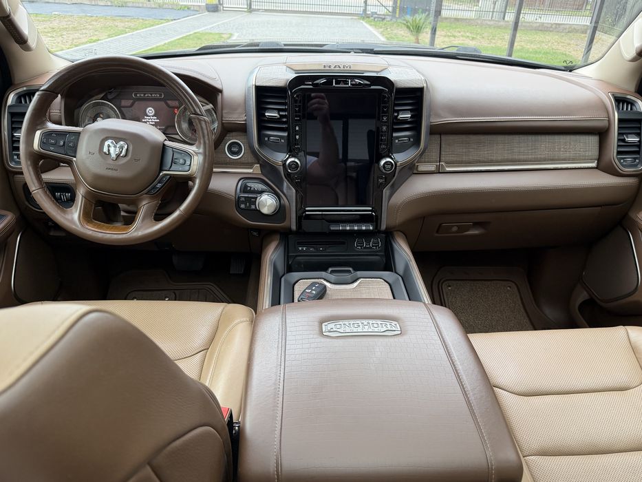 Rererwacja       Dodge Ram 1500 longhorn