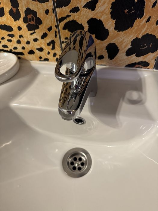 Прибирання квартир, миття вікон, хімчистка