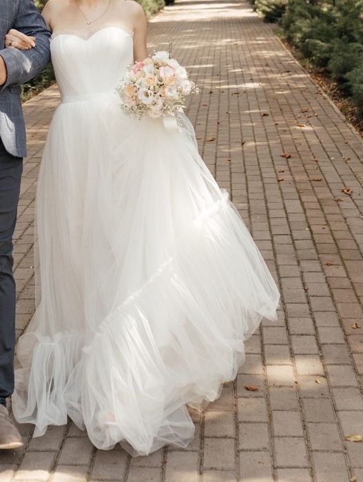 Продам весільну сукню