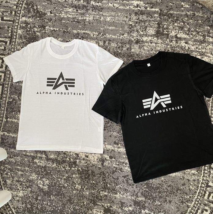 Футболки Alpha Industries М-Л розмір білого чорного кольору