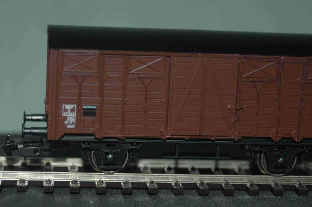 Set de 2 vagões fechados PIKO HO