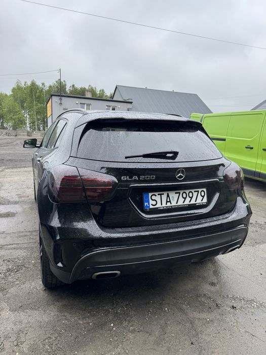 Mercedes-Benz GLA 200 / Bezwypadkowy / wyposażenie AMG