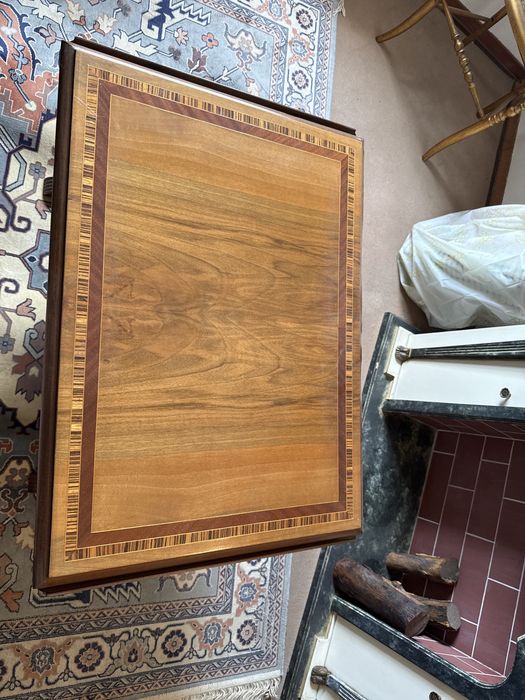 Mesa de apoio em madeira