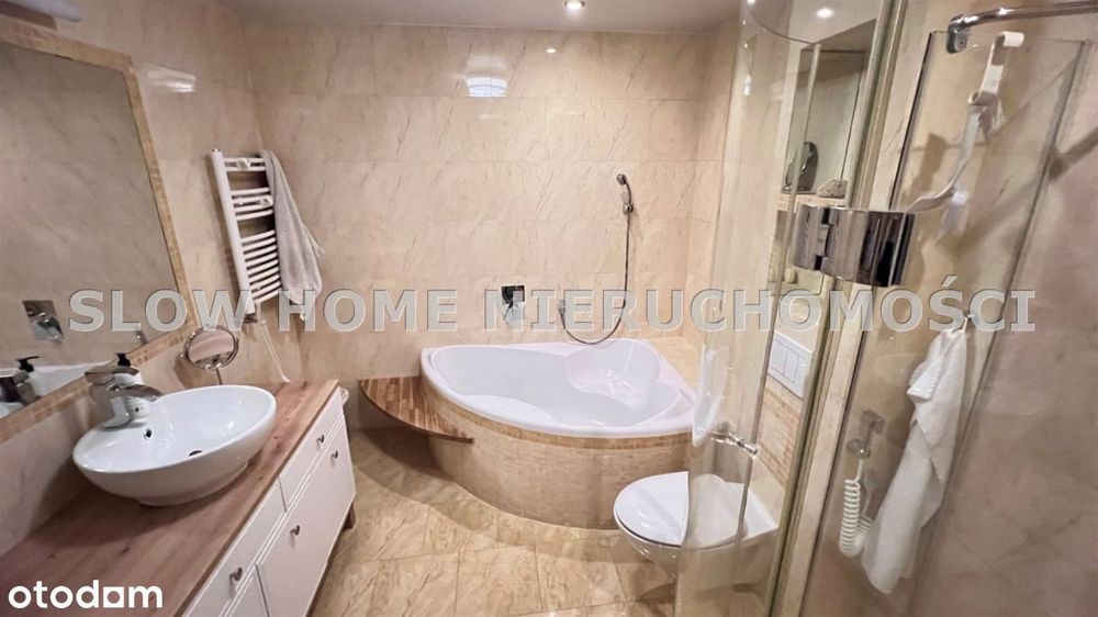 Apartament z garażem oraz biurem z ogródkiem