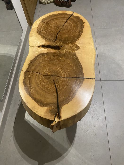 Stolik z plastra jesionu z żywicą -87/42cm