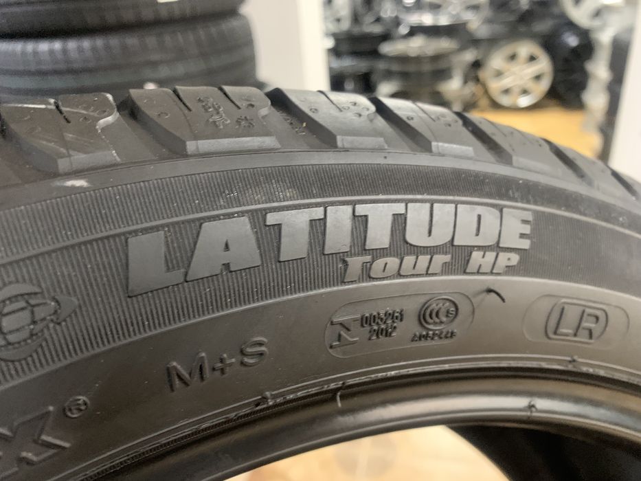 245/45/20 103W Michelin LATITUDE Tour HP