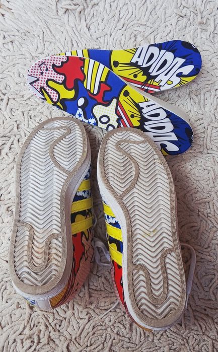 Buty Adidas Originals, kolekcjonerskie Superstar UP Graffiti by Rita Ora