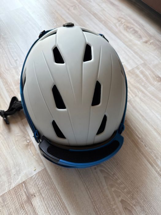 Kask narciarski M z goglami