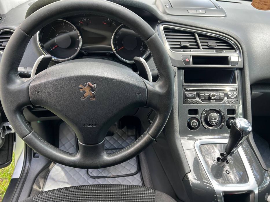 Продам авто пежо 5008
