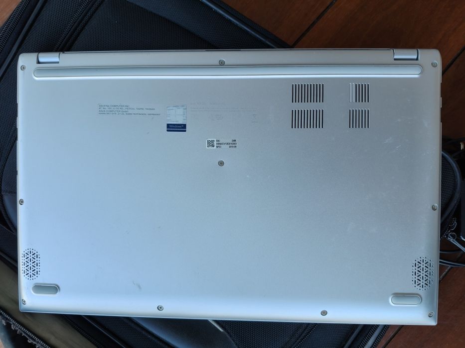 Portátil Asus VivoBook 15 (8a Geração) - Como Novo (Carregador Origina