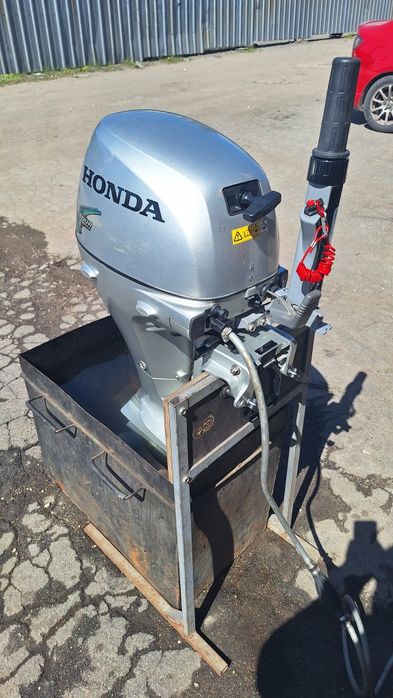 Лодочный мотор HONDA-10,2014год.