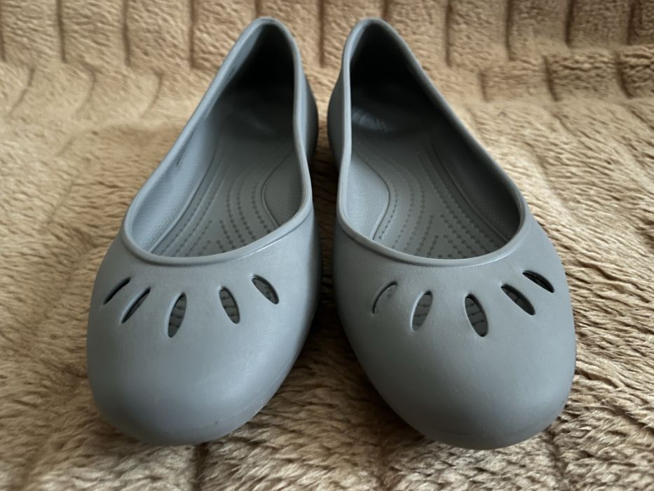 Baleriny Crocs W 8 wkladka 24,5 cm.