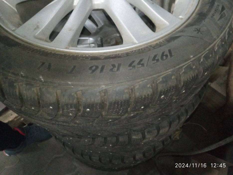 Продам зимнюю резину шиповану Matador 195/55/R16 из дисками