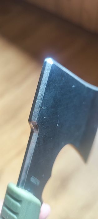 Nowa z delikatną Ryśka siekierka survivalowa