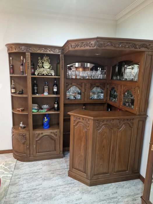 Móvel de bar rústico