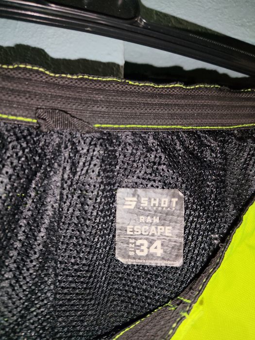 Conjunto Motocross SHOT Race Gear – Camisola L + Calças 34 | Enduro / MX