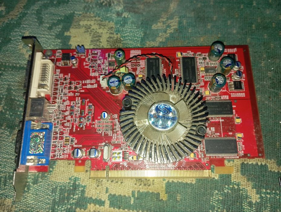 Відеокарта AMD Radeon ATI X550 256MB У робочому стані, тестів немає ...