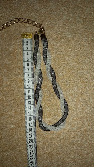 Naszyjnik biało-czarny ze szkiełkami