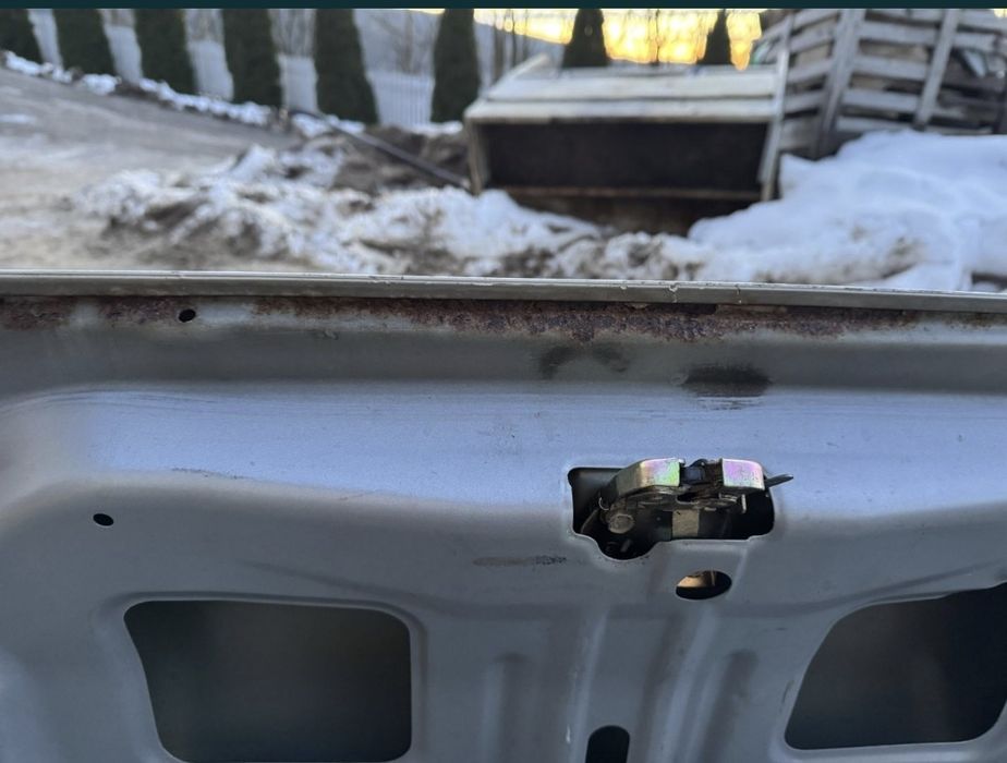 Subaru Impreza GT klapa bagażnika ze spojlerem