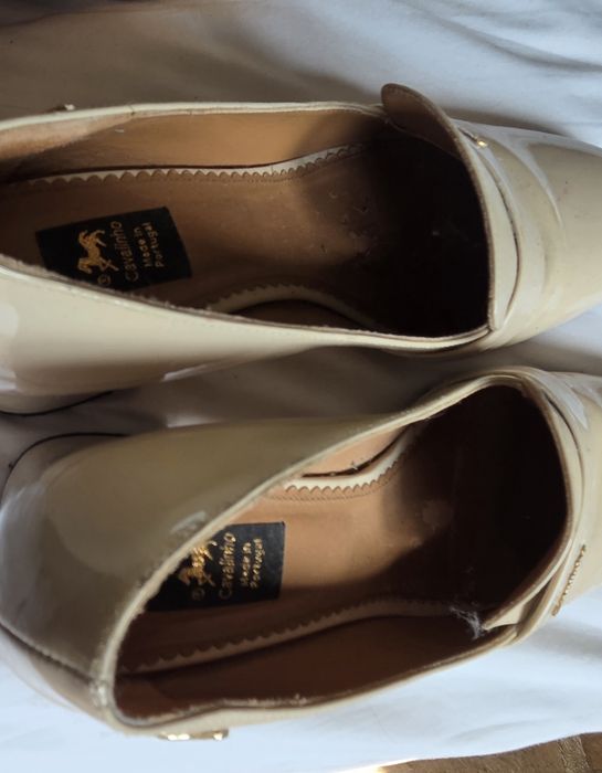 Sapatos de senhora clássicos Cavslinho