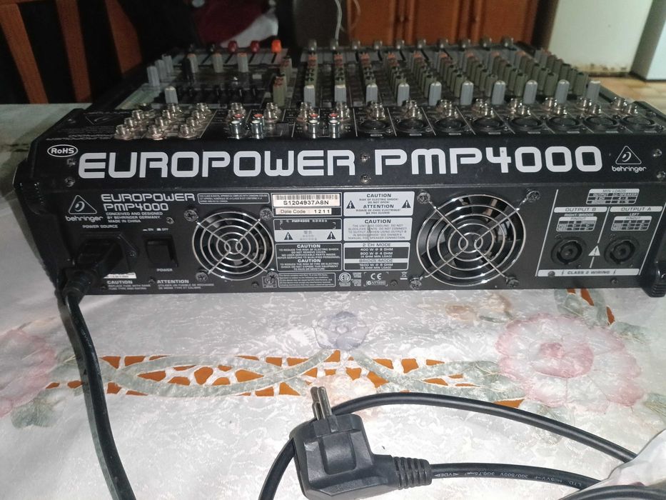 mesa de mistura amplificada