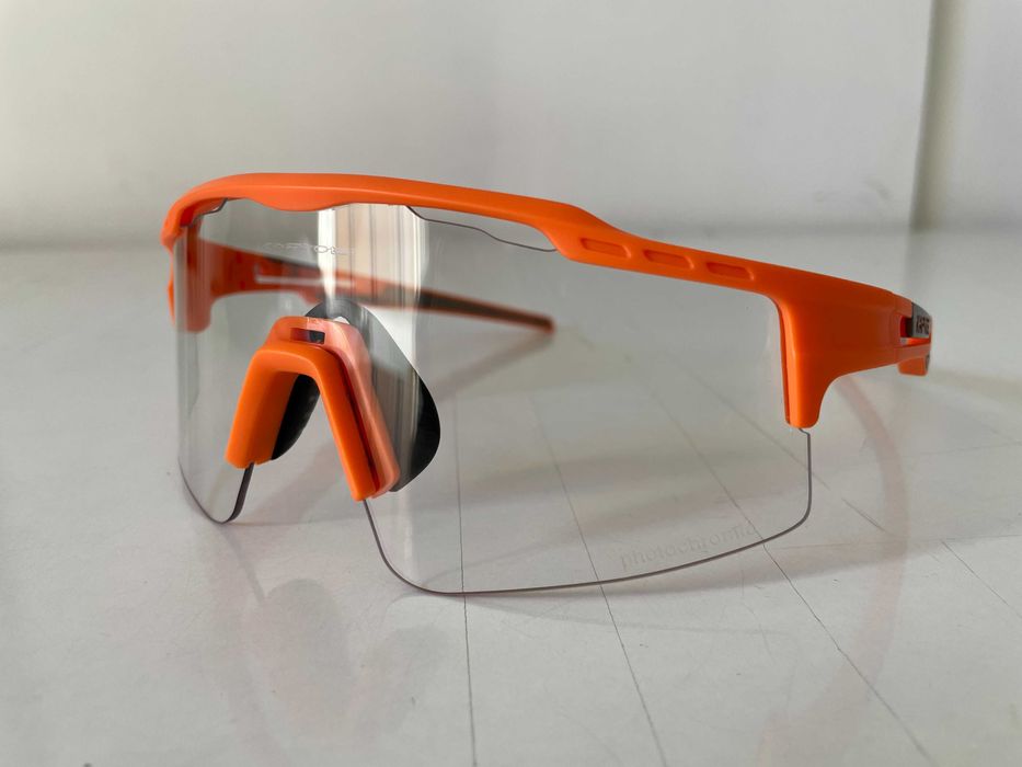 Oculos ciclismo ou corrida Fotocromaticos