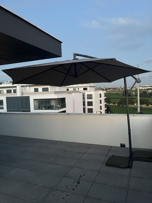 Gurda sol de piscina e jardim