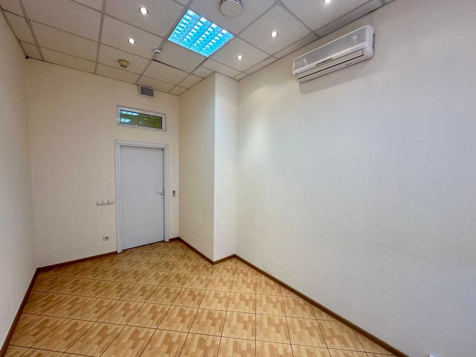 Офіс в БЦ, 2 кабінети, 50 кв.м., генератор, метро Дорогожичі