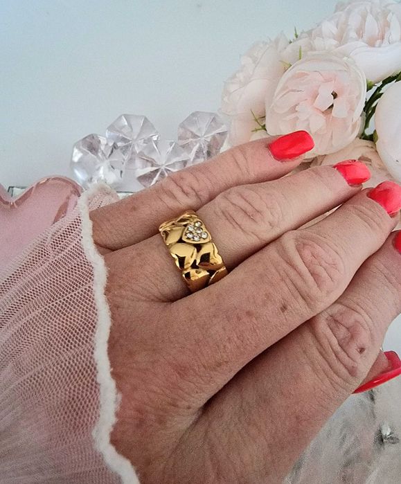 Obrączka dmuchane serduszka cyrkonie r. 8 stal chirurgiczna 316L cudo