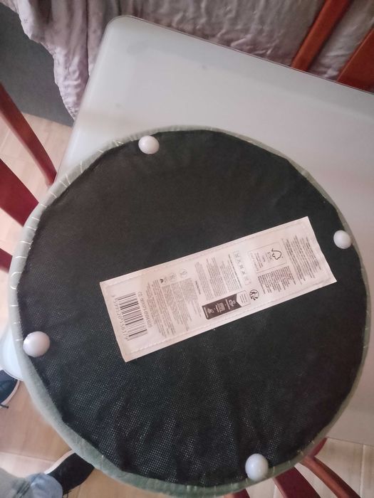 Puf muito nonitocomo novo