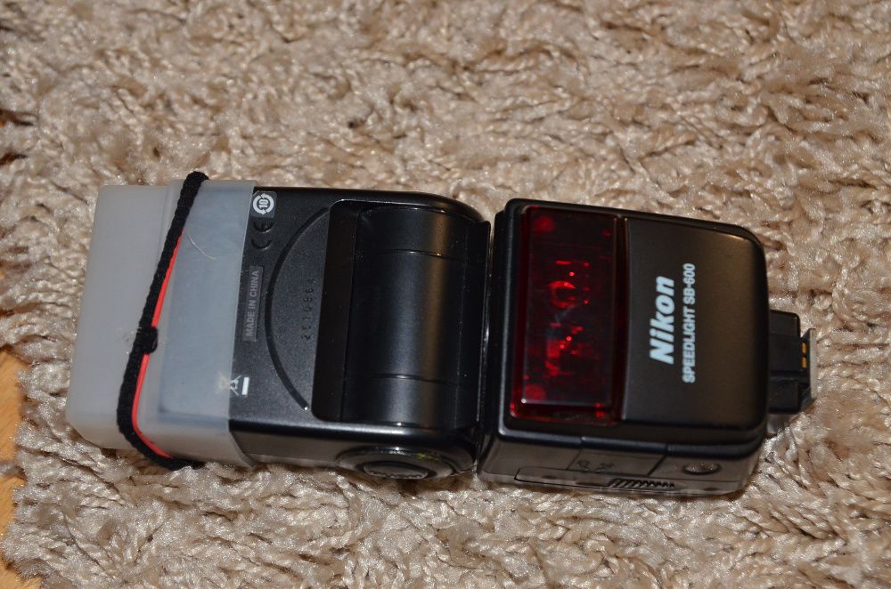 Nikon D7000+ Спалах+ Бустер