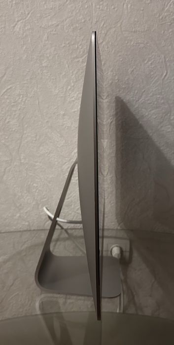 Apple iMac 2019 (Retina 4K, 21.5-inch, 16/256, i5) — топова пропозиція