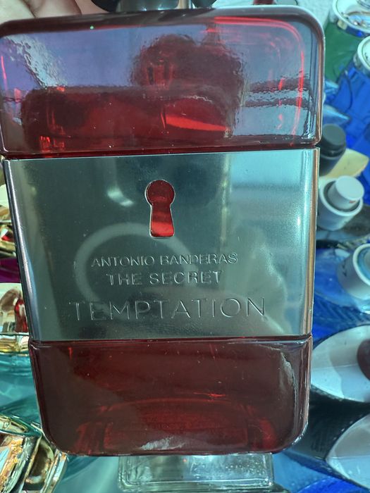 Lote de 100 perfumes para revenda