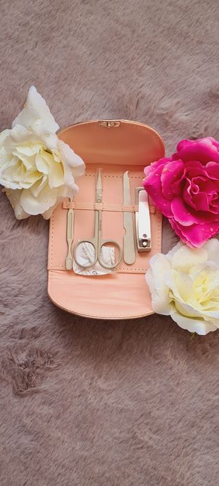 AVON Zestaw do manicure