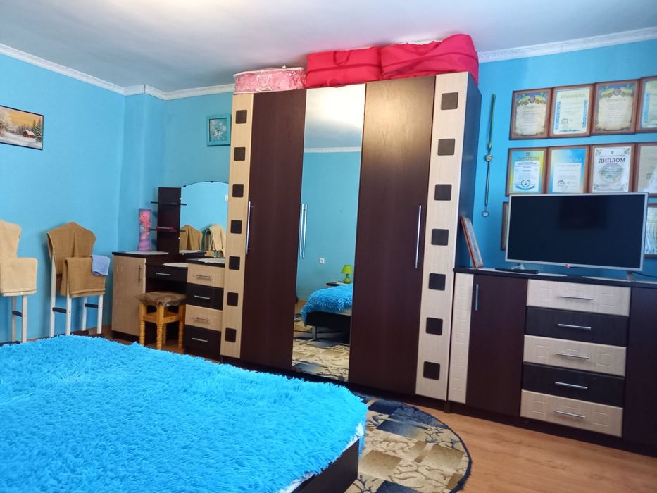 Здається житло в селі Кваси